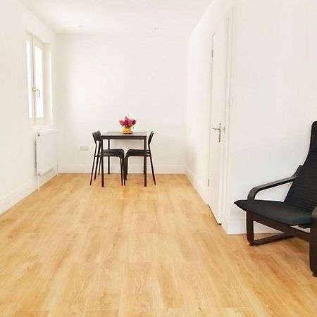 Phlox Garden Apartment ซัตทอน ภายนอก รูปภาพ