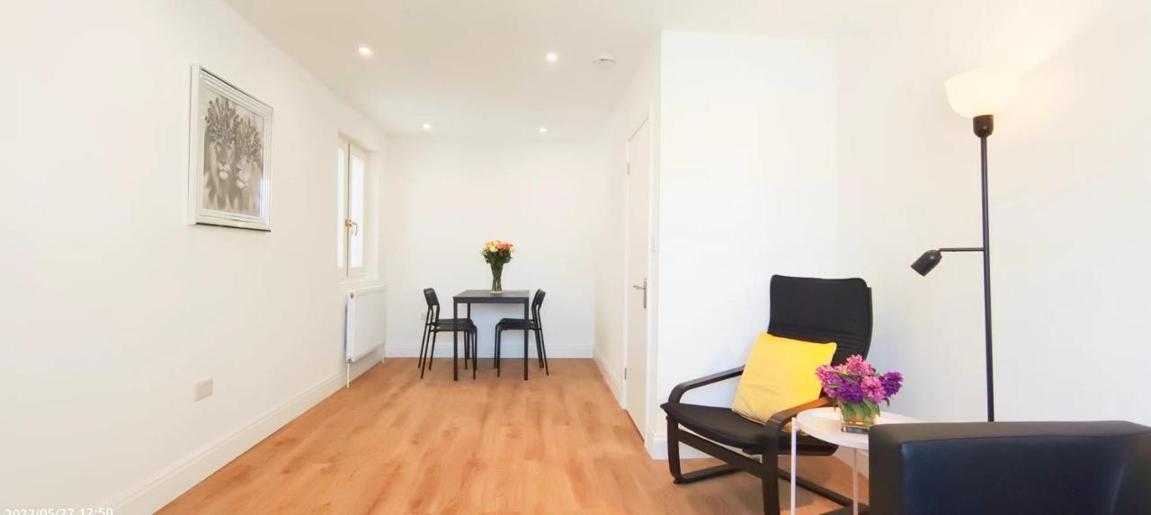 Phlox Garden Apartment ซัตทอน ภายนอก รูปภาพ