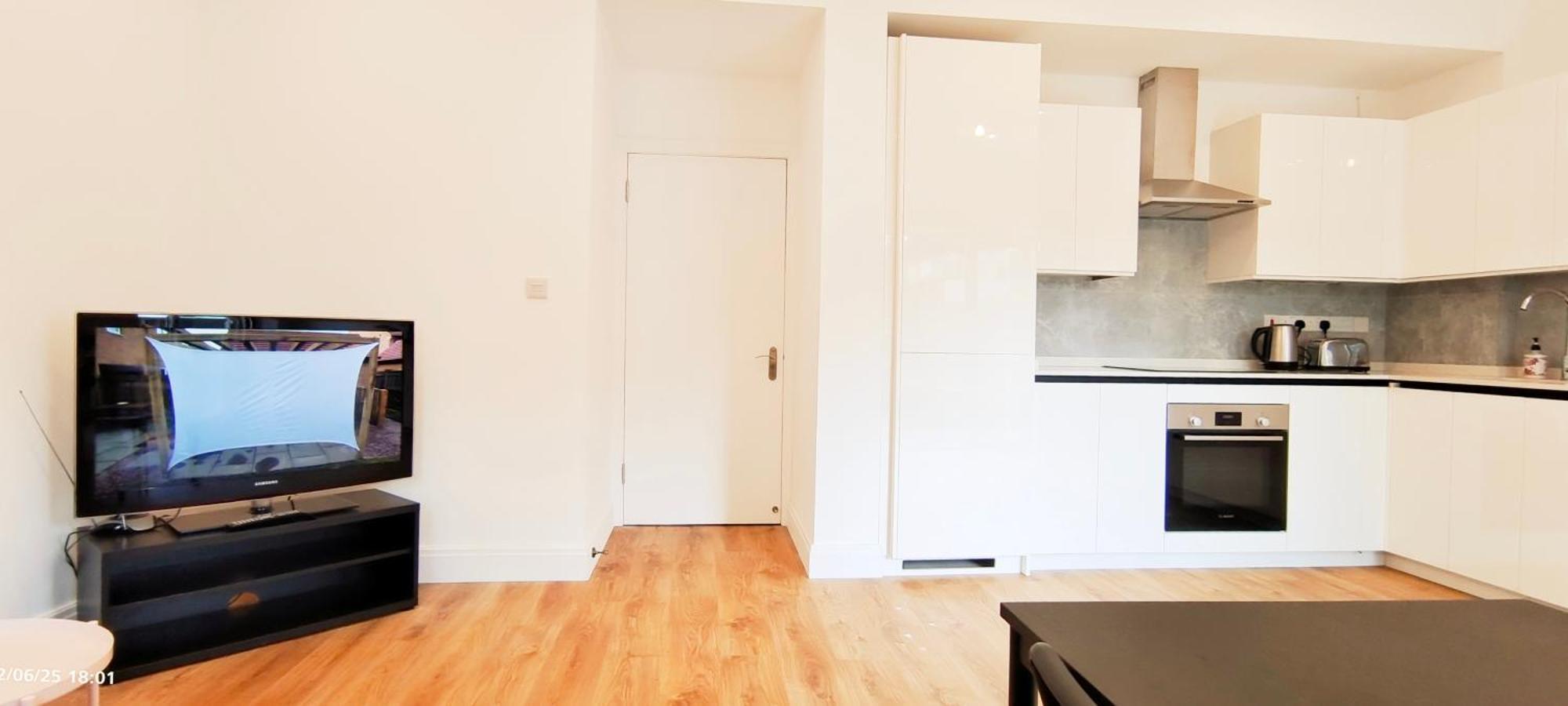 Phlox Garden Apartment ซัตทอน ภายนอก รูปภาพ