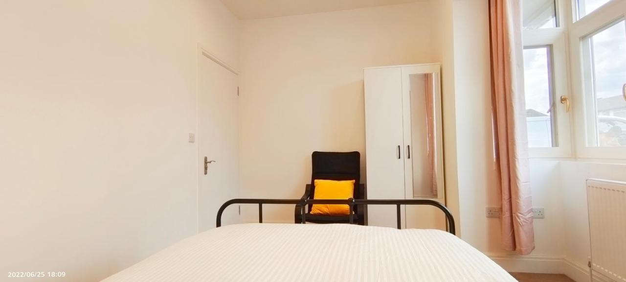 Phlox Garden Apartment ซัตทอน ภายนอก รูปภาพ