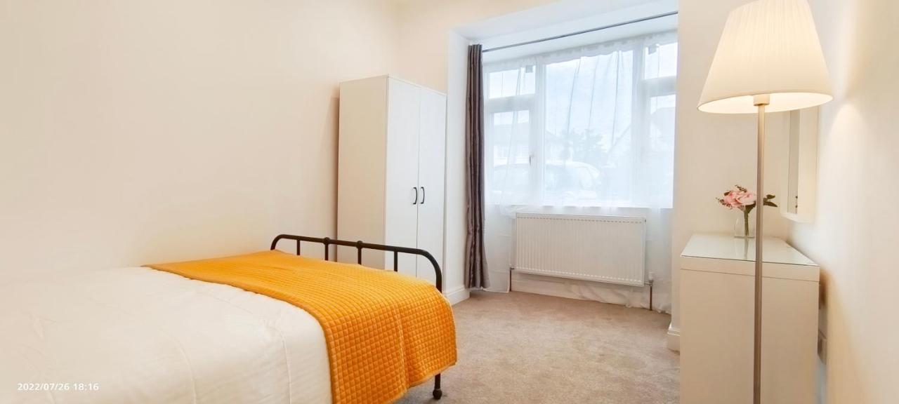 Phlox Garden Apartment ซัตทอน ภายนอก รูปภาพ