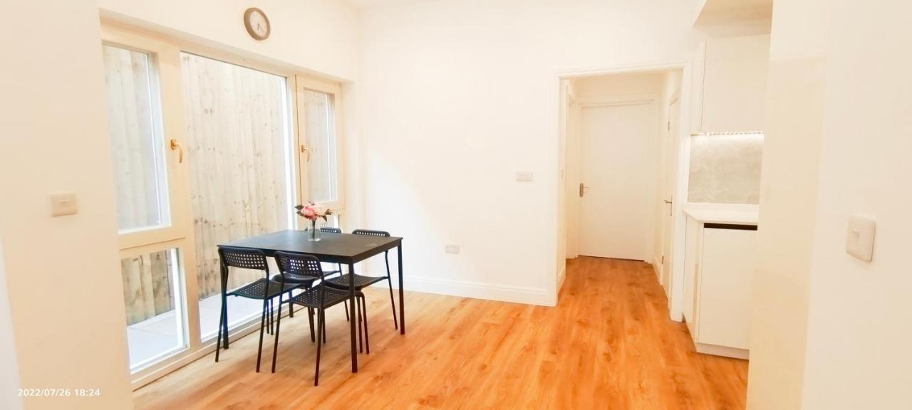 Phlox Garden Apartment ซัตทอน ภายนอก รูปภาพ
